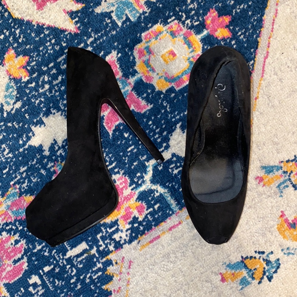 Peep toe heels